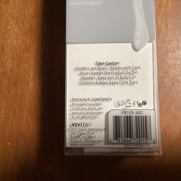 Vivaspa Beauty Redefined Microneedle Facial Roller Bundle of 2 New - Picture 9 of 12